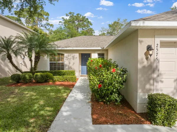 $2,200 | 2575 12th Square Southwest, Vero Beach, FL 32968