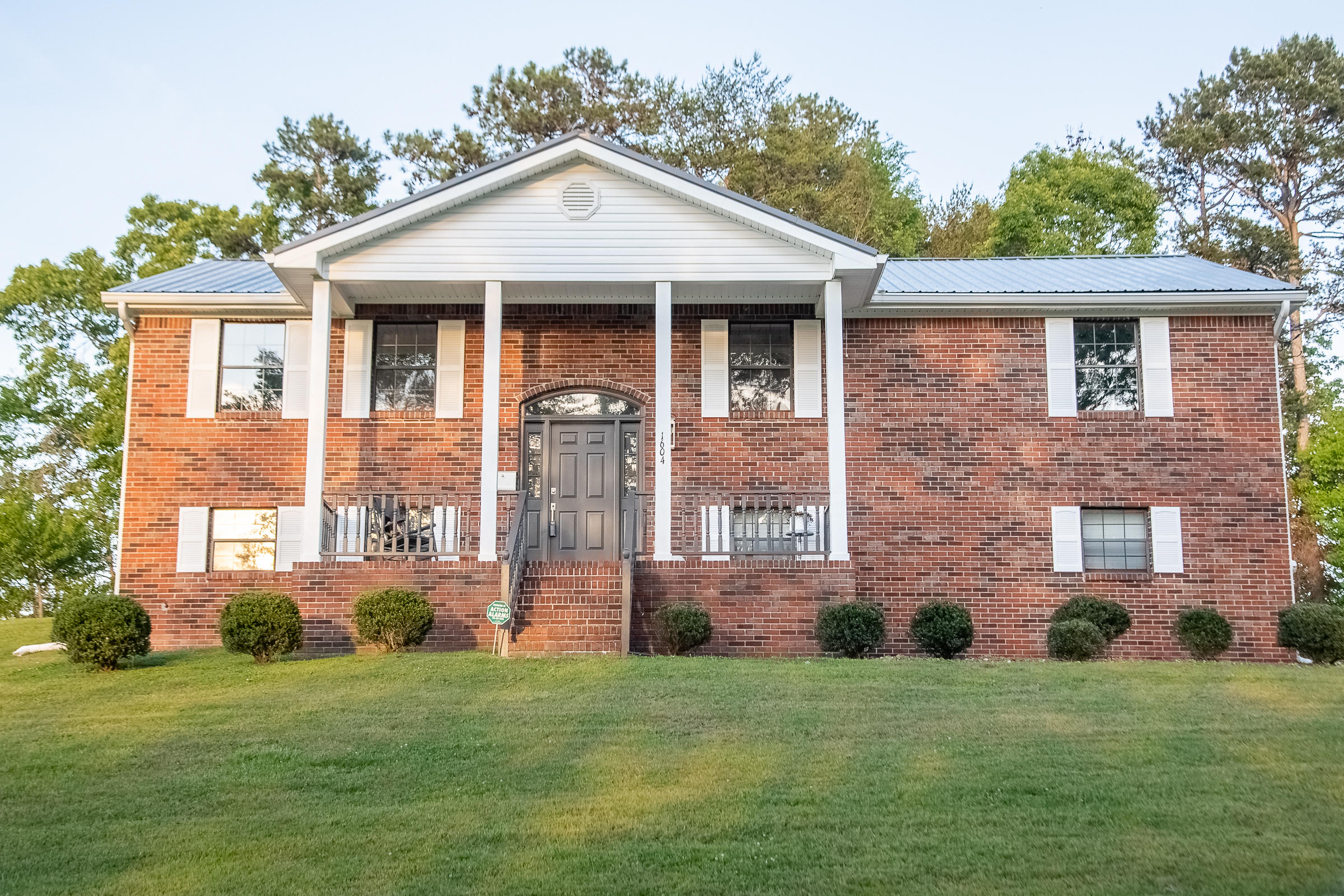 1604 West Rebel Road Rossville, GA 30741 - Photo 2 of 25 WELCOME HOME