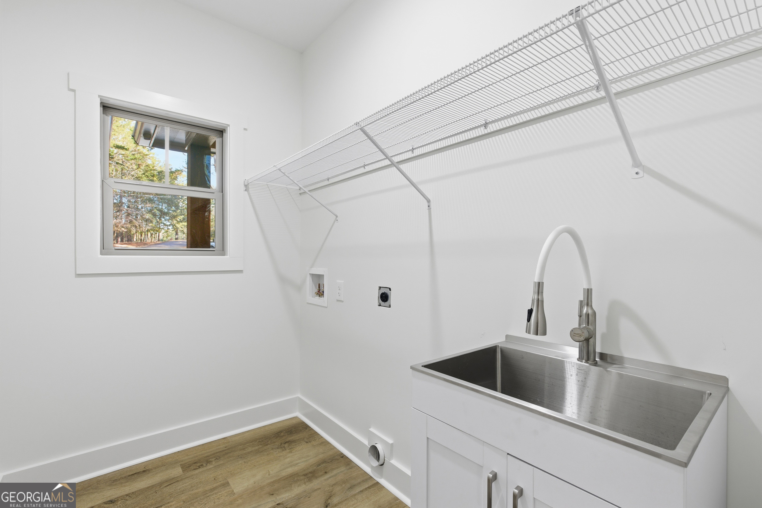 259 West Currahee Street Toccoa, GA 30577 - Photo 30 of 47 a close view of a sink a faucet and appliance in the kitchen