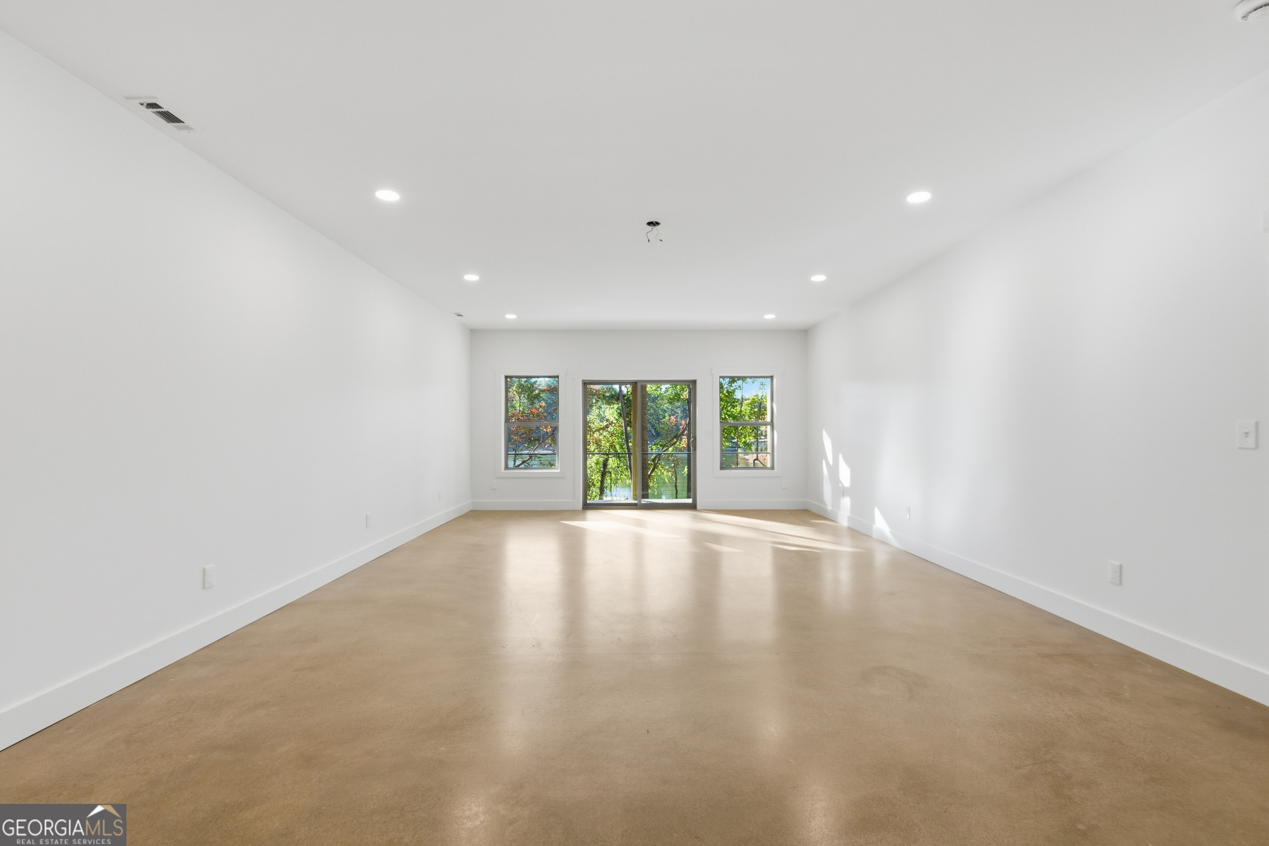 259 West Currahee Street Toccoa, GA 30577 - Photo 32 of 47 a view of an empty room with a window