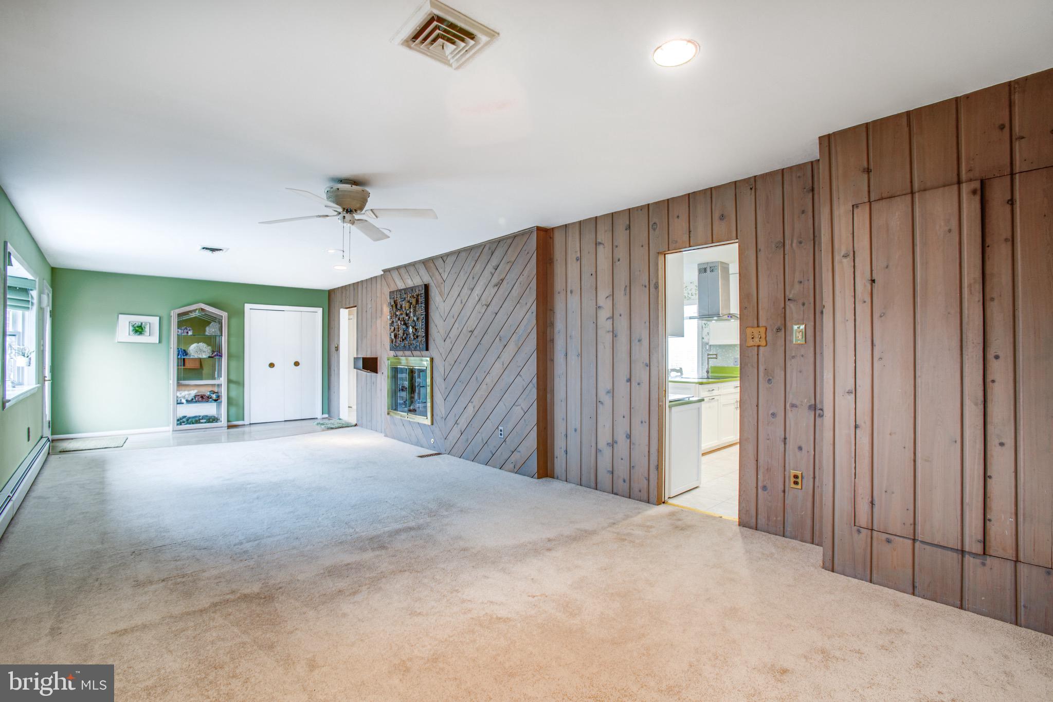1411 Devils Reach Road Woodbridge, VA 22192 - Photo 7 of 76 Loads of space!