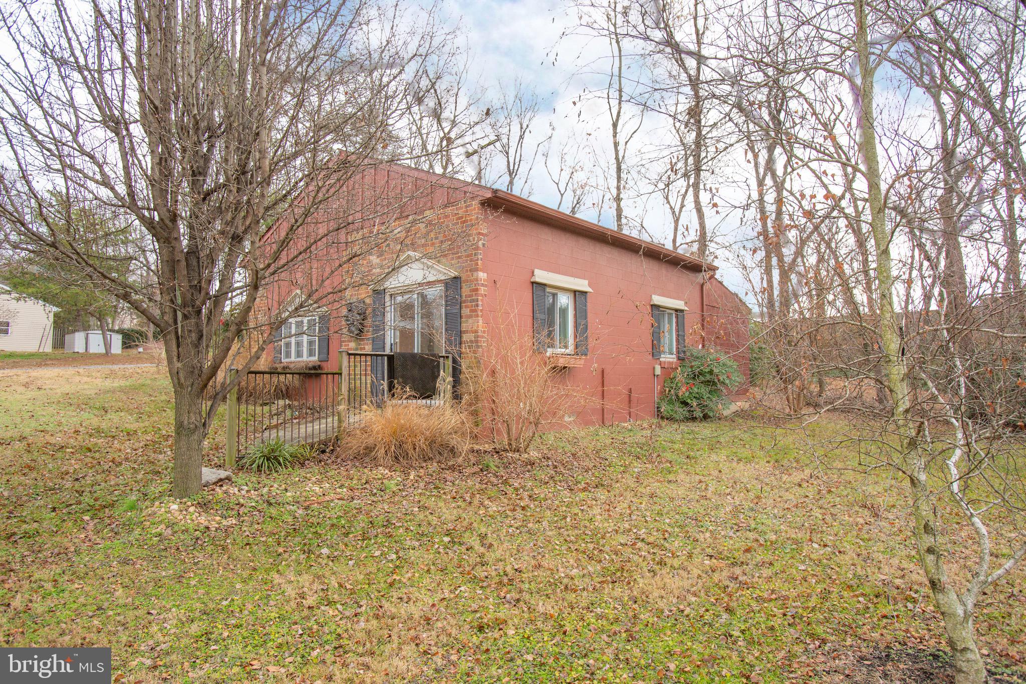 1411 Devils Reach Road Woodbridge, VA 22192 - Photo 62 of 76 Your guest may never want to leave!