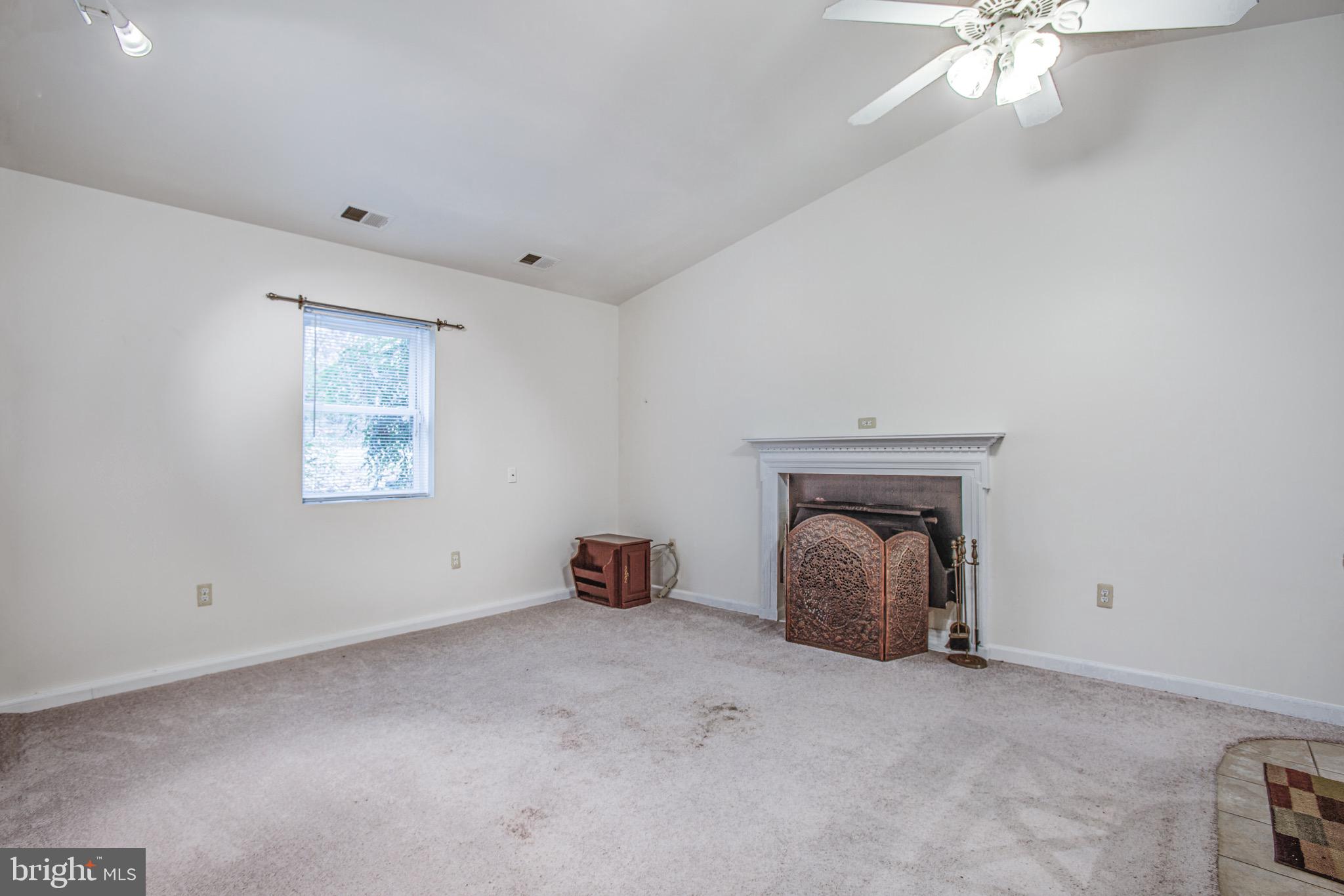 1411 Devils Reach Road Woodbridge, VA 22192 - Photo 66 of 76 living room in the guesthouse