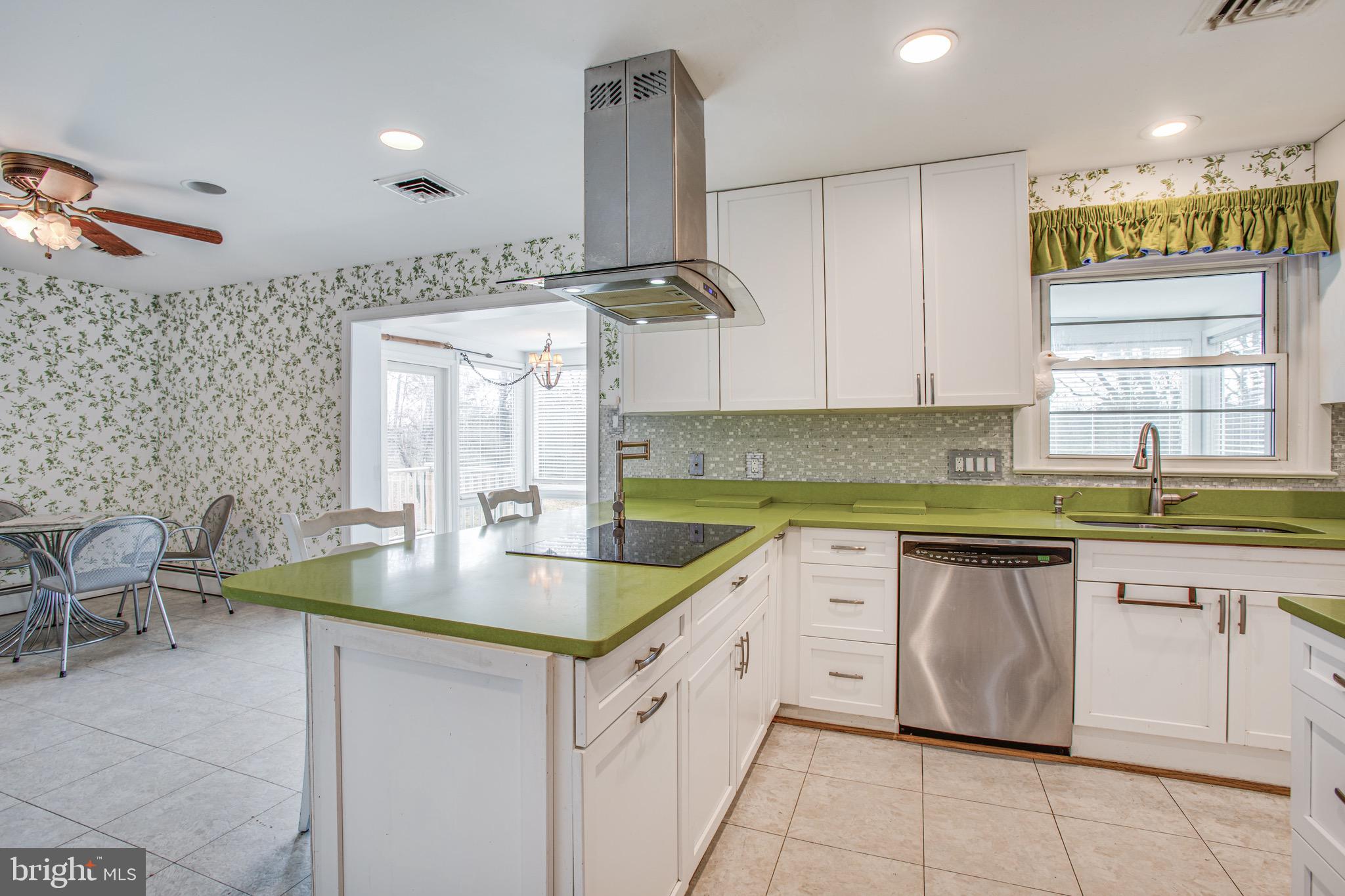 1411 Devils Reach Road Woodbridge, VA 22192 - Photo 8 of 76 White shaker cabinets, top of the line appliances!