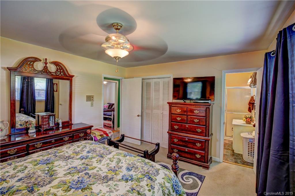 3535 Farrhill Road Charlotte, NC 28214 - Photo 23 of 48 Gallery Image 23