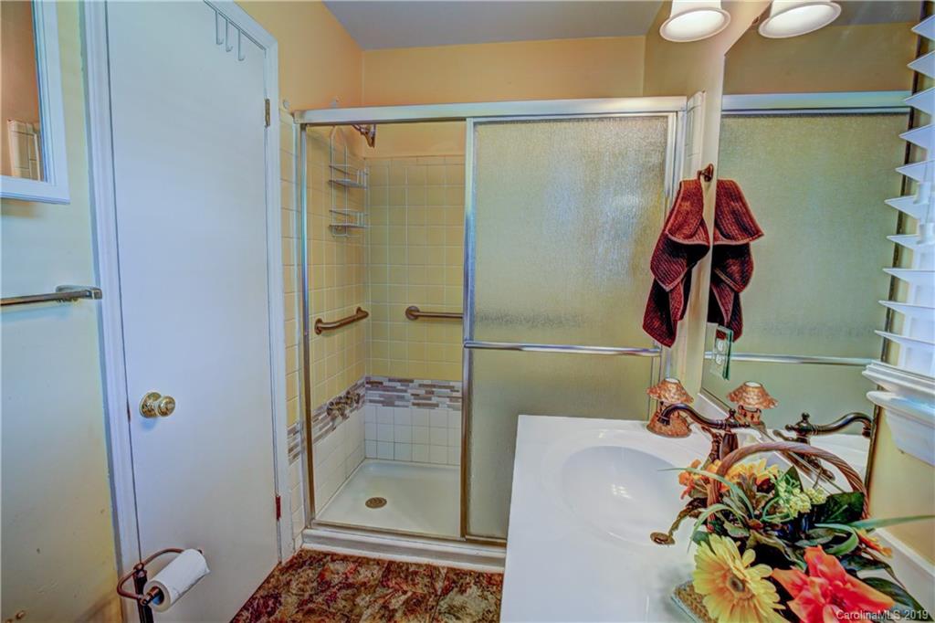 3535 Farrhill Road Charlotte, NC 28214 - Photo 27 of 48 Gallery Image 27