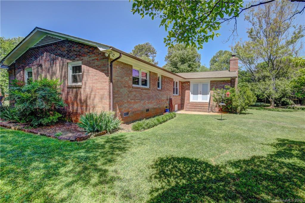 3535 Farrhill Road Charlotte, NC 28214 - Photo 5 of 48 Gallery Image 5