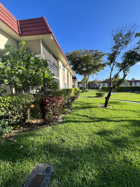 22775 Southwest 66th Avenue, Unit 102 Boca Raton, FL 33428 - Photo 2 of 5 1