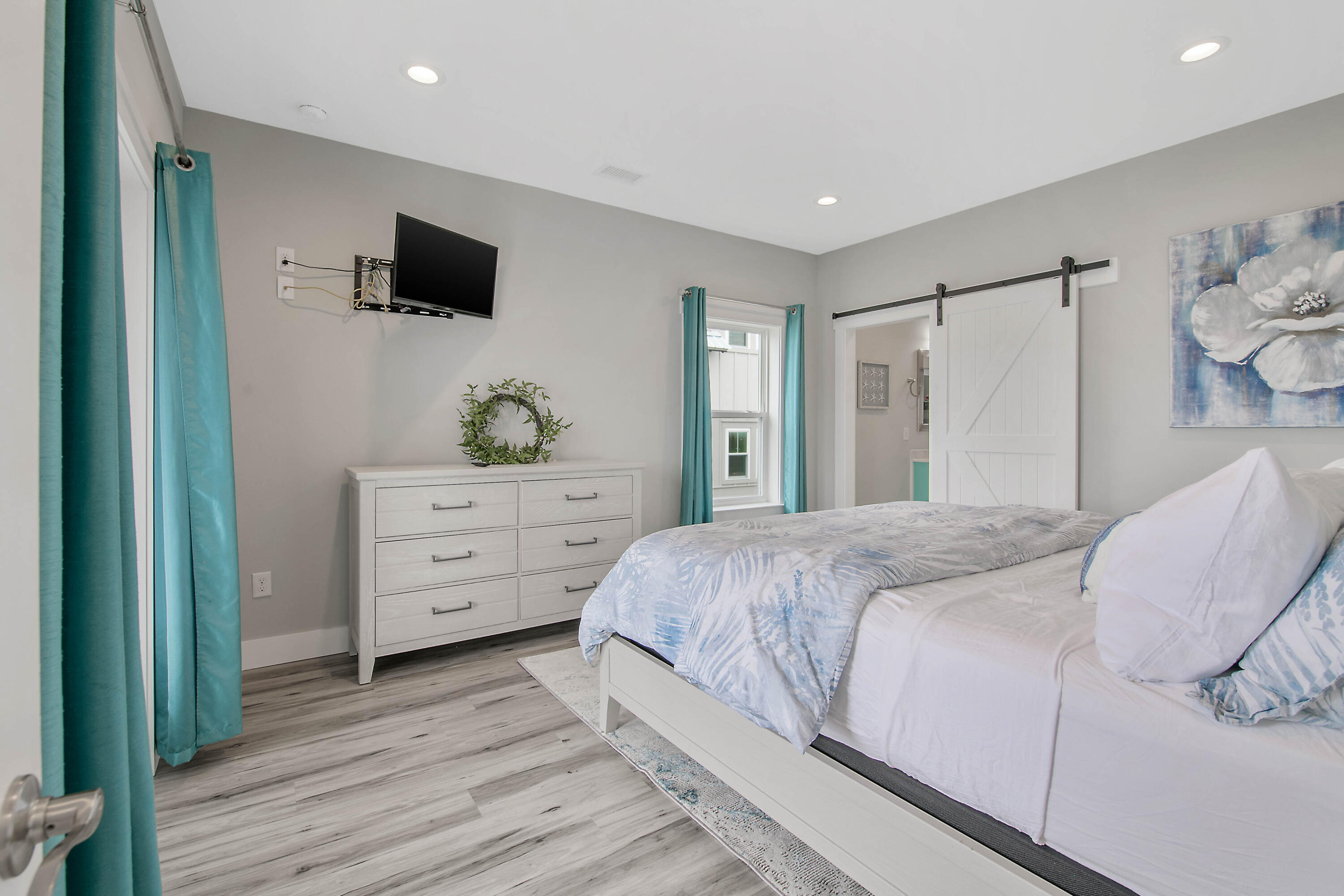486 Beatrice Point Road Freeport, FL 32439 - Photo 15 of 38 Master Bedroom