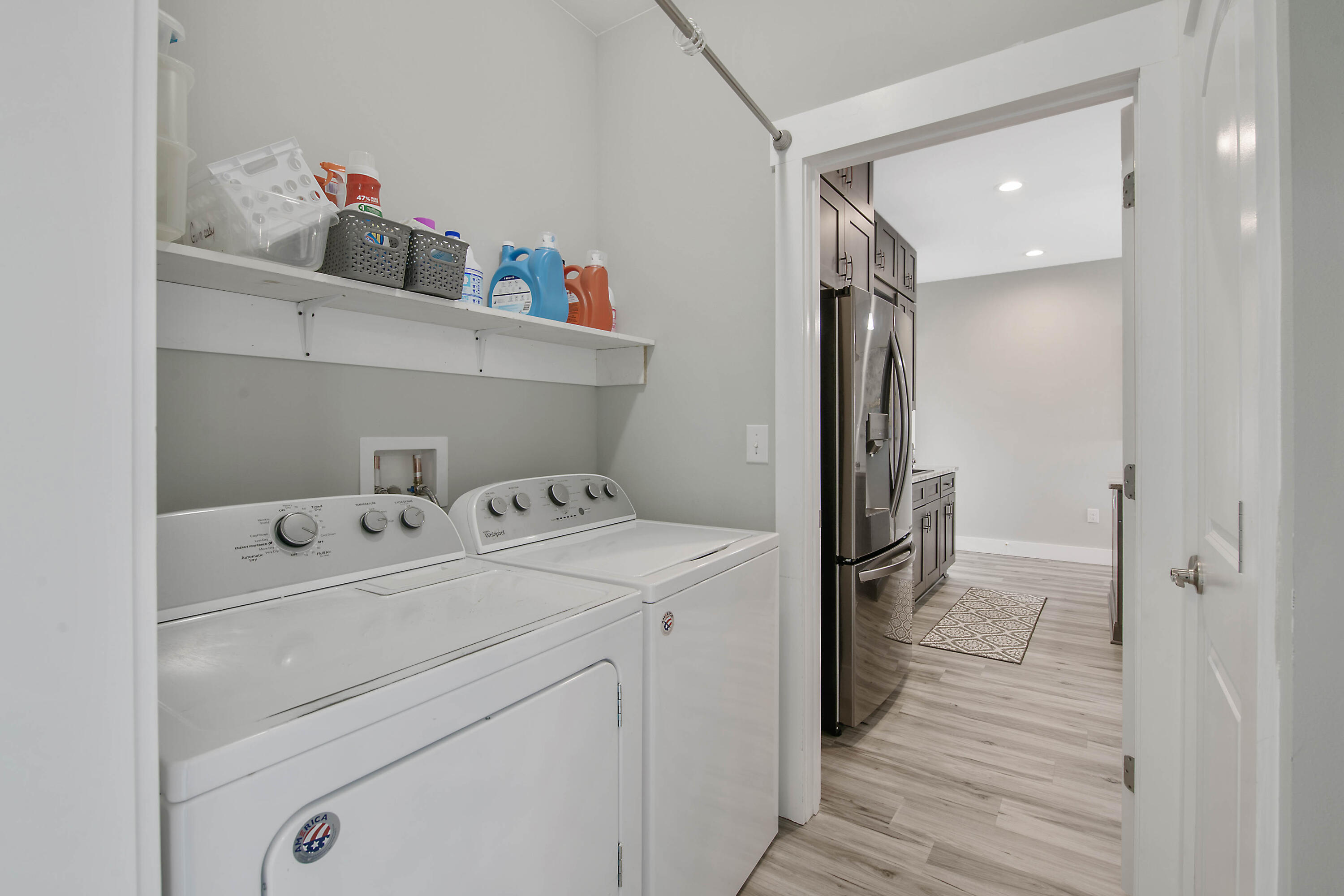486 Beatrice Point Road Freeport, FL 32439 - Photo 22 of 38 Laundry Room