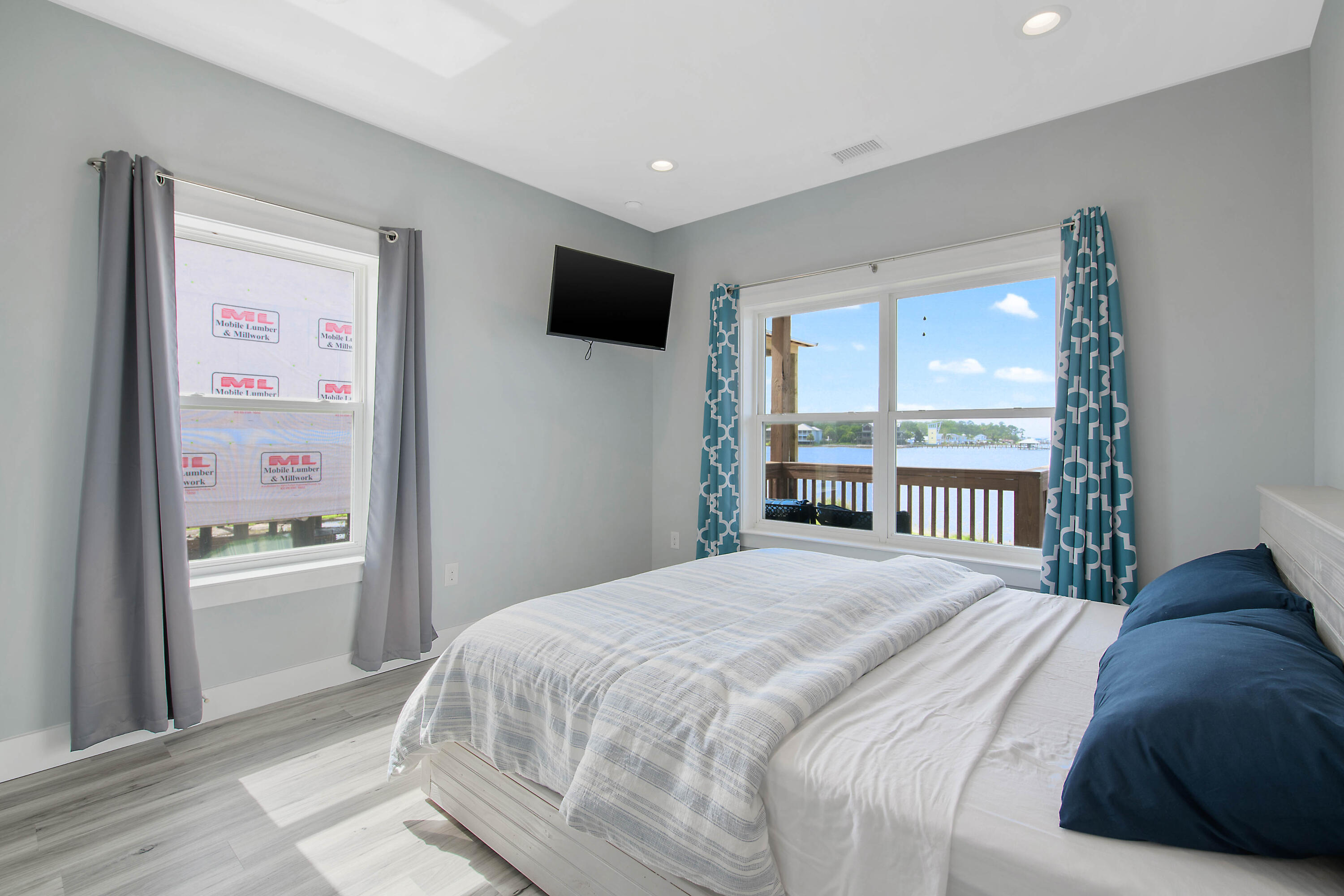 486 Beatrice Point Road Freeport, FL 32439 - Photo 29 of 38 Guest Bedroom