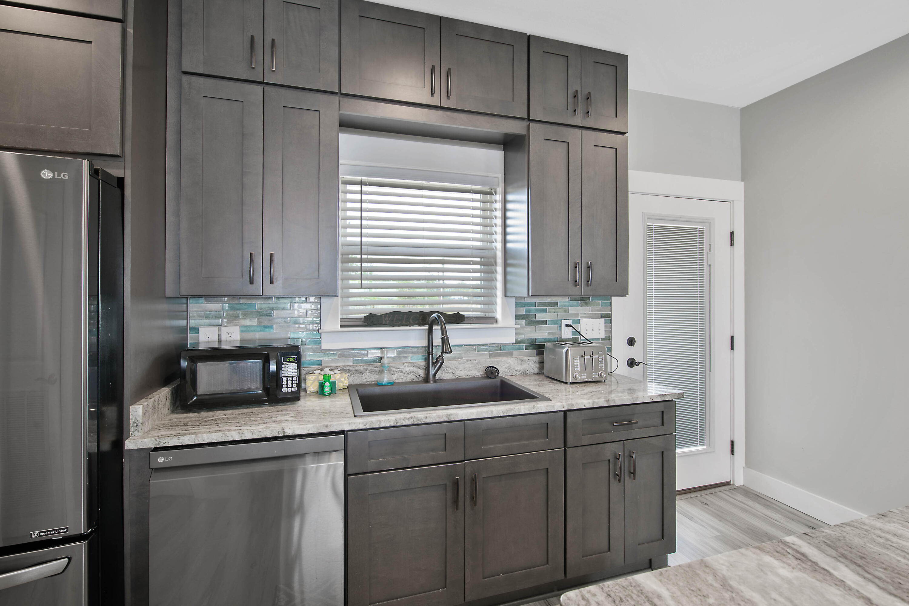 486 Beatrice Point Road Freeport, FL 32439 - Photo 4 of 38 Kitchen