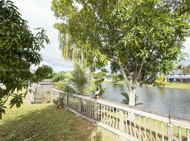 $830,000 | 15561 Carriage Court, Davie, FL 33331