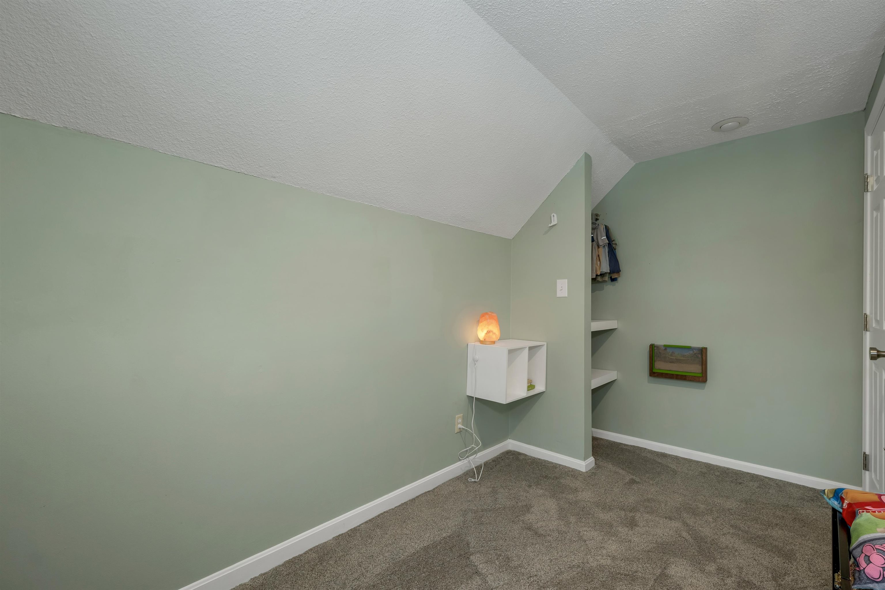 18 Ridgecrest Drive Hudson, NH 03051 - Photo 29 of 57