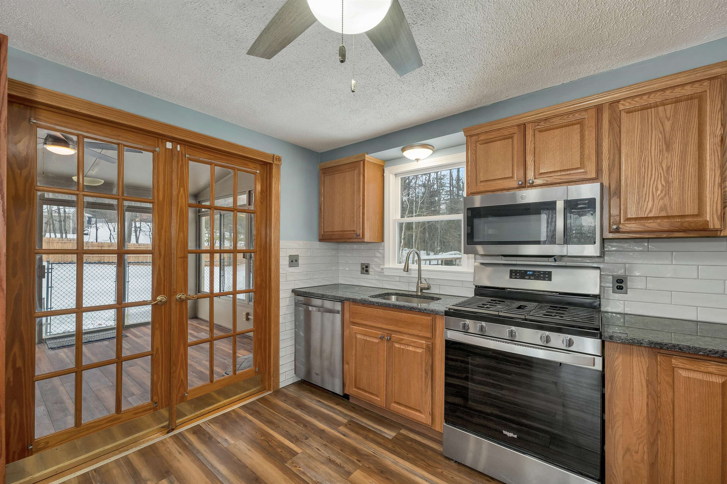 18 Ridgecrest Drive Hudson, NH 03051 - Photo 6 of 57