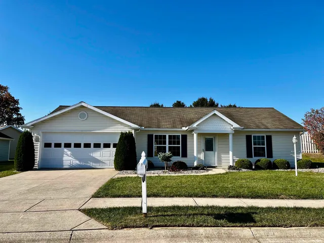 $235,000 | 14 Cobblestone Boulevard, Gas City, IN 46933