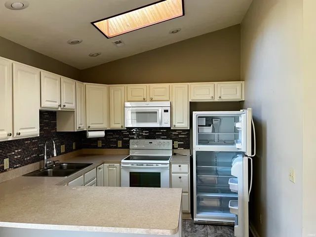 $235,000 | 14 Cobblestone Boulevard, Gas City, IN 46933