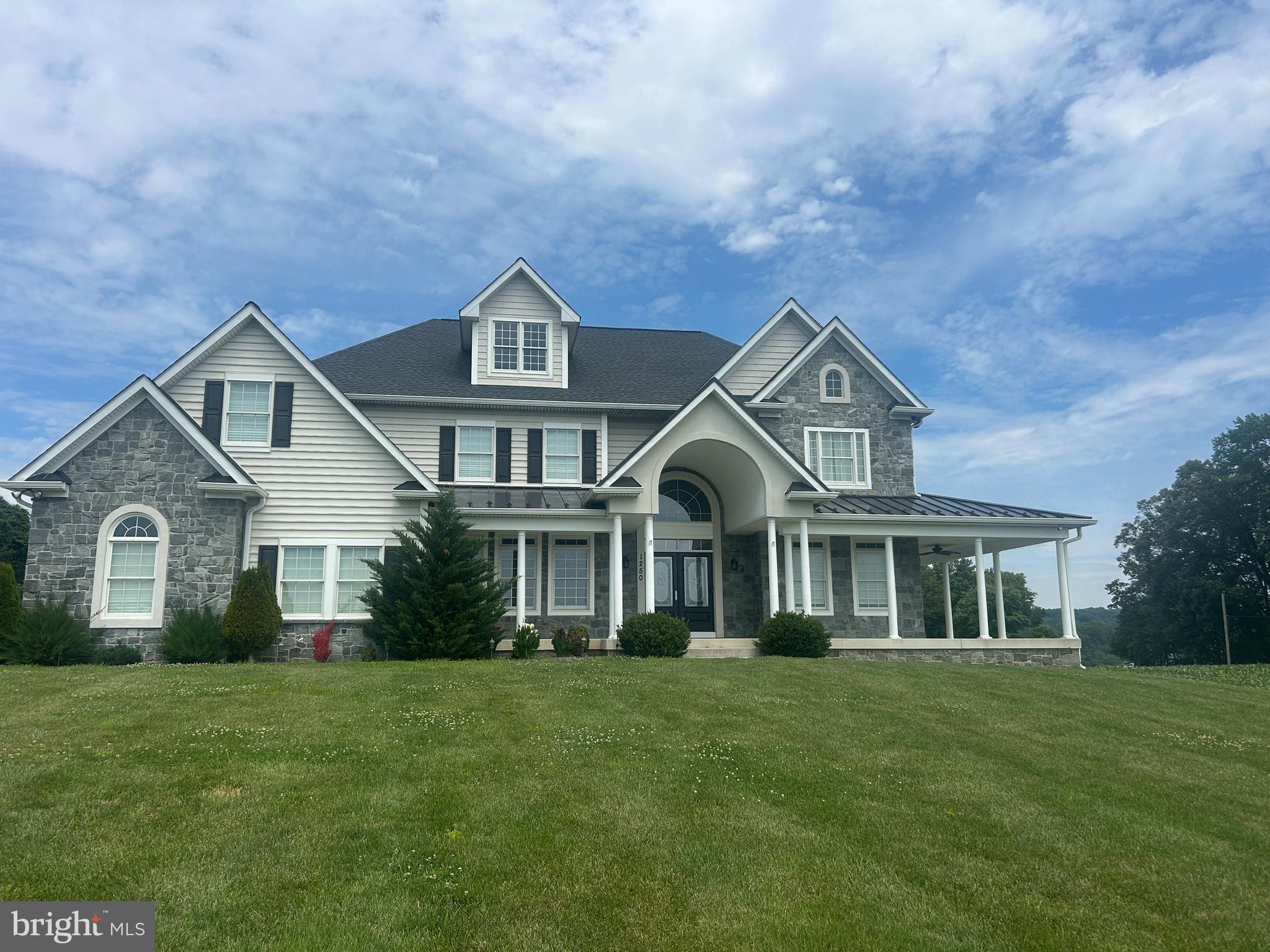 Welcome to 1250 Heaps Rd!