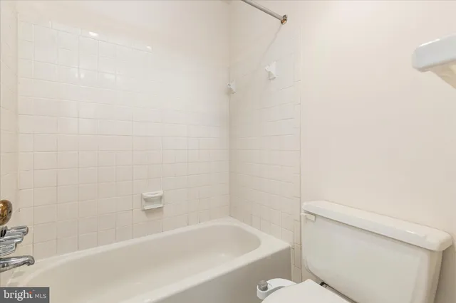 $590,000 | 4432 Chase Park Court, Annandale, VA 22003