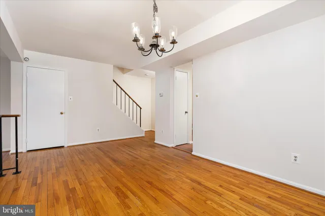 $590,000 | 4432 Chase Park Court, Annandale, VA 22003