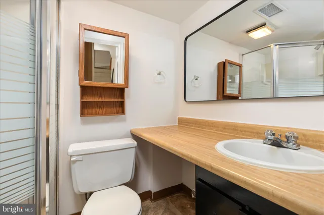 $590,000 | 4432 Chase Park Court, Annandale, VA 22003