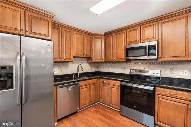 $590,000 | 4432 Chase Park Court, Annandale, VA 22003