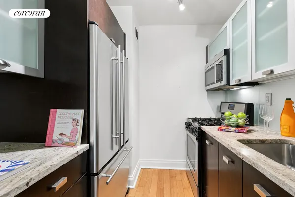 $799,000 | 212 East 47th Street, Unit 28D | Midtown East