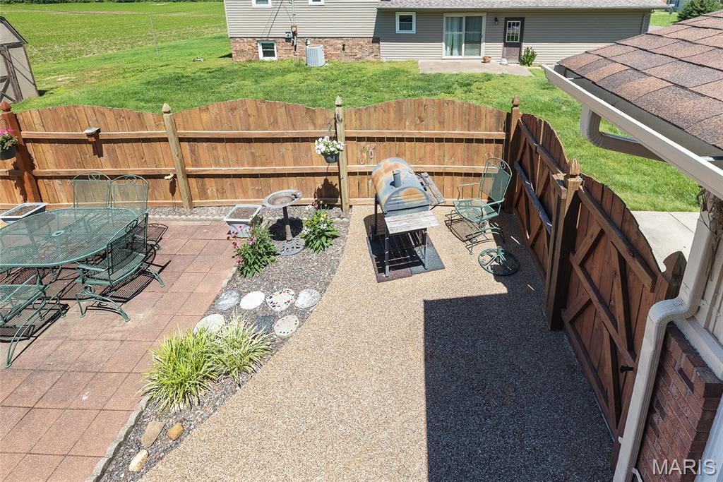 1405 Columbia Road Dupo, IL 62239 - Photo 5 of 49