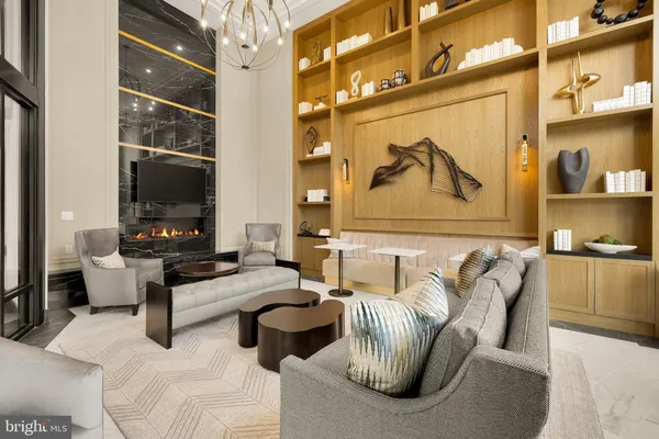 $1,624,900 | 6718 Lowell Avenue, Unit 604, McLean, VA 22101