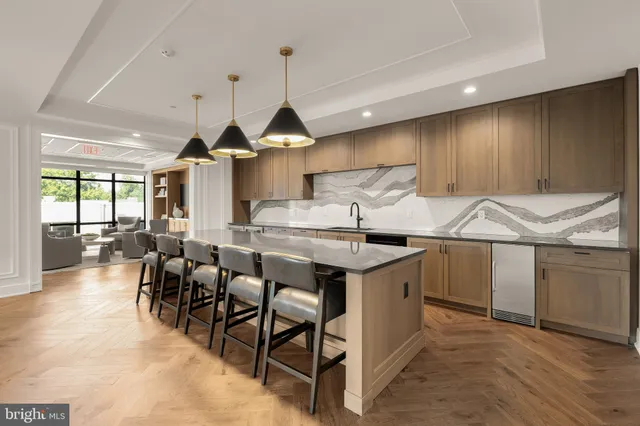 $1,624,900 | 6718 Lowell Avenue, Unit 604, McLean, VA 22101