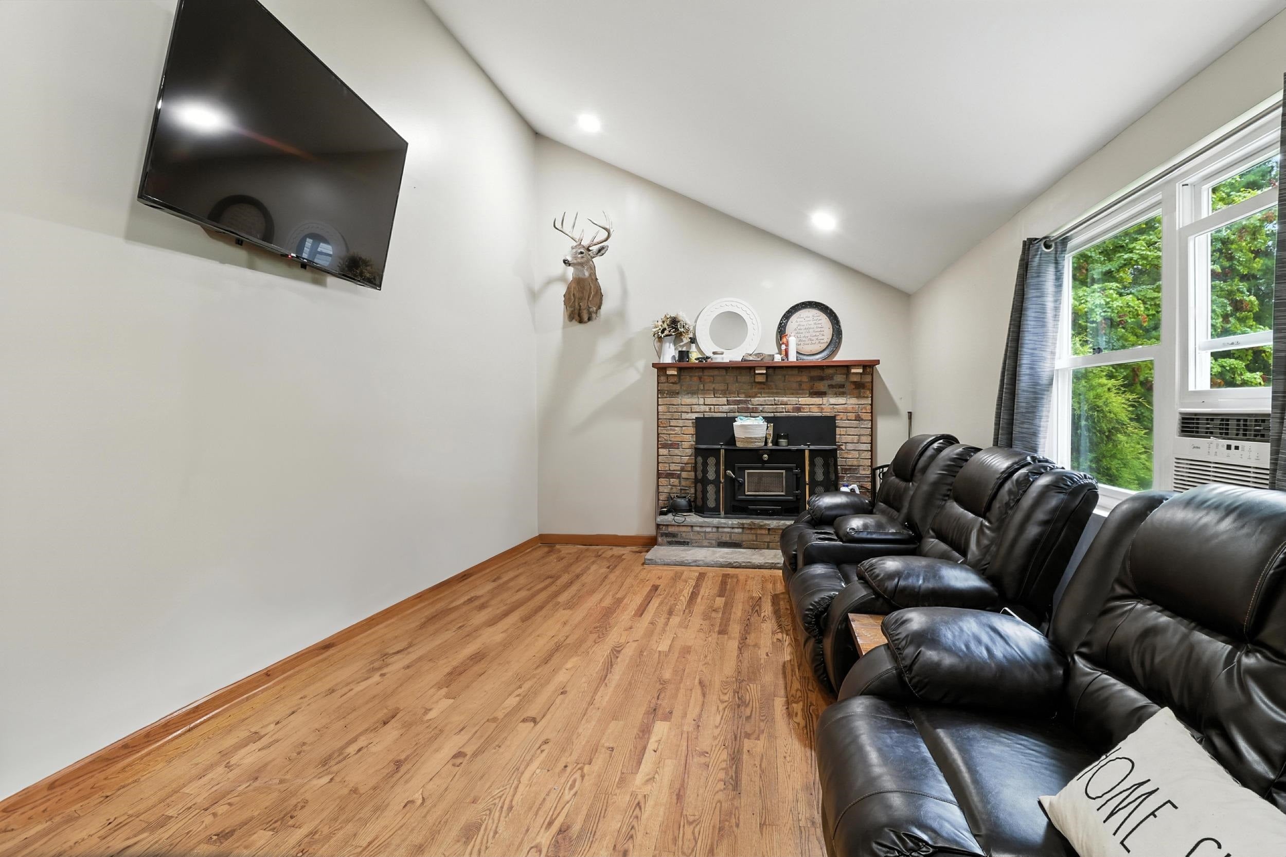 8978 Hurricane Creek Road Winfield, WV 25213 - Photo 6 of 32 Gallery Image 6