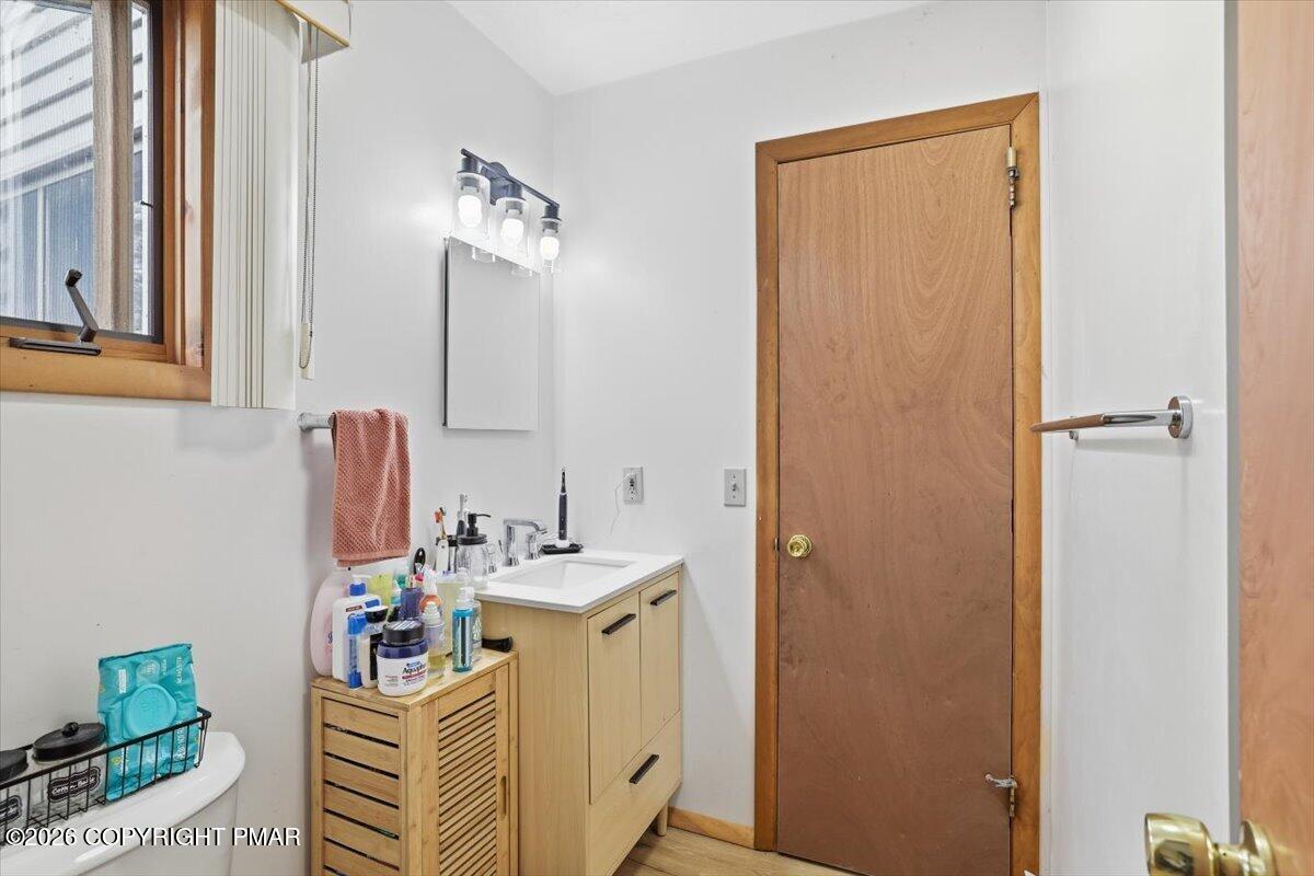126 Dunchurch Drive Bushkill, PA 18324 - Photo 19 of 34 a bathroom with a sink a mirror and a shower