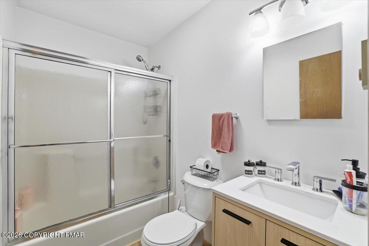 126 Dunchurch Drive Bushkill, PA 18324 - Photo 28 of 34 a bathroom with a sink toilet and shower