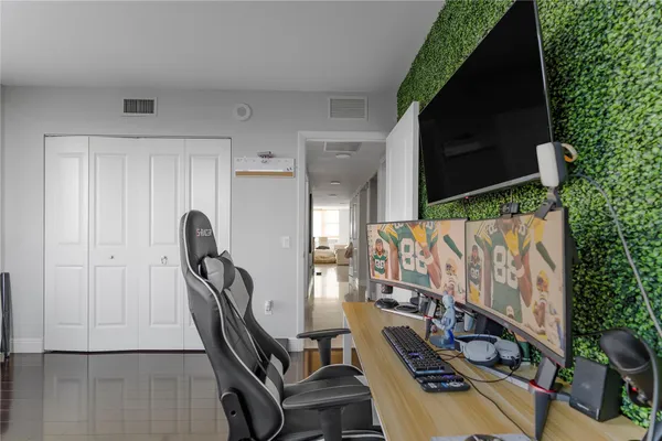 $4,100 | 2641 North Flamingo Road, Unit 901N, Sunrise, FL 33323