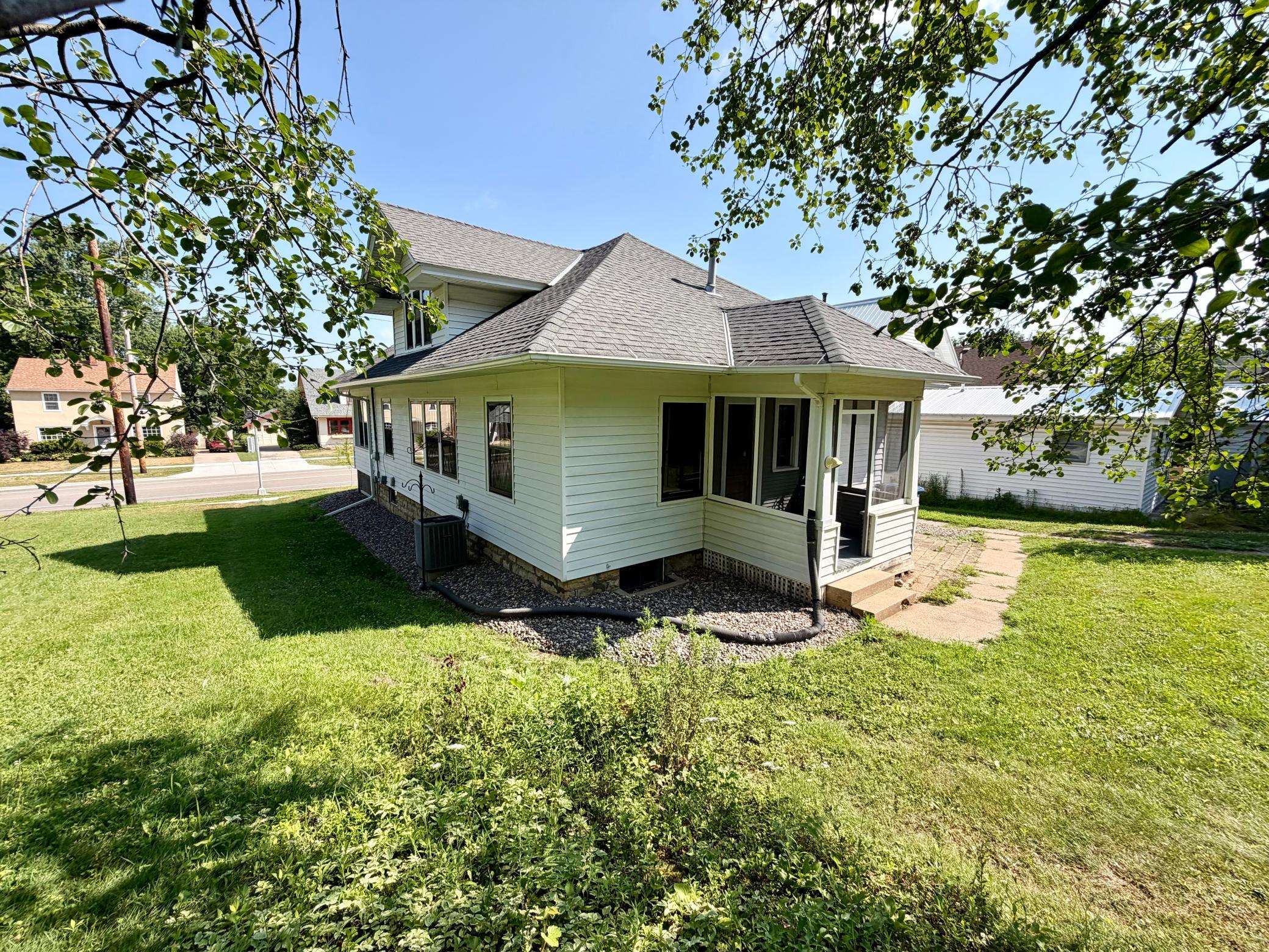521 East 7th Street Red Wing, MN 55066 - Photo 4 of 35