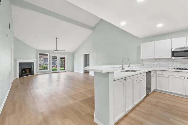 $2,300 | 1511 Leadenhall Circle, Channelview, TX 77530