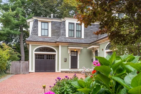 $2,395,000 | 11 Avon Street, Unit 11, Cambridge, MA 02138