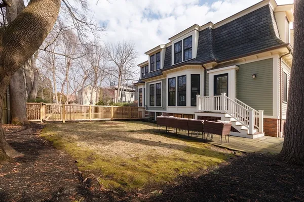 $2,395,000 | 11 Avon Street, Unit 11, Cambridge, MA 02138