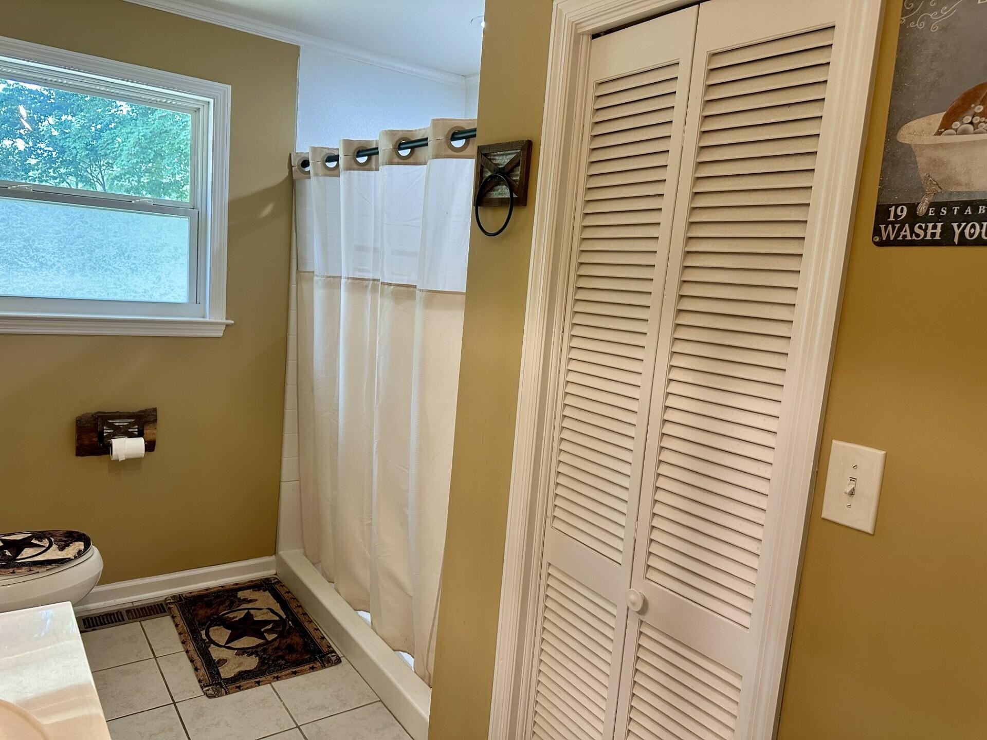 449 York Road Ocoee, TN 37361 - Photo 13 of 26 a view of a door and a window in the house