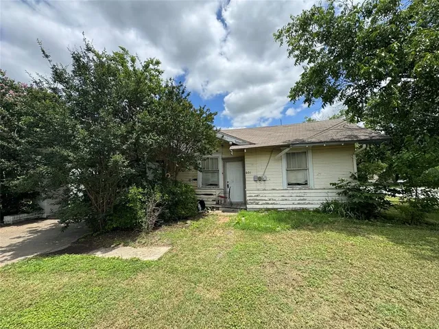 $119,900 | 100 North Files Street, Itasca, TX 76055