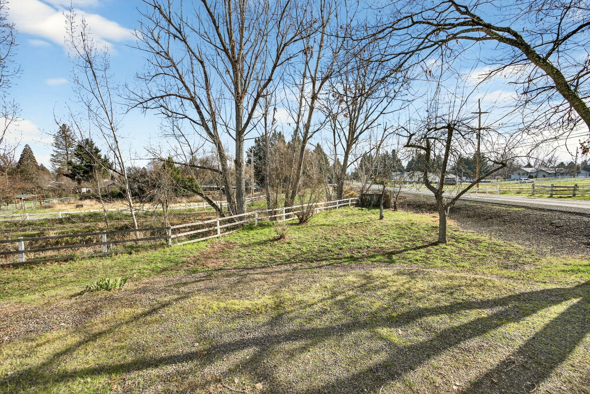 3418 South Stage Road Medford, OR 97501 - Photo 4 of 31 ApxSS00007