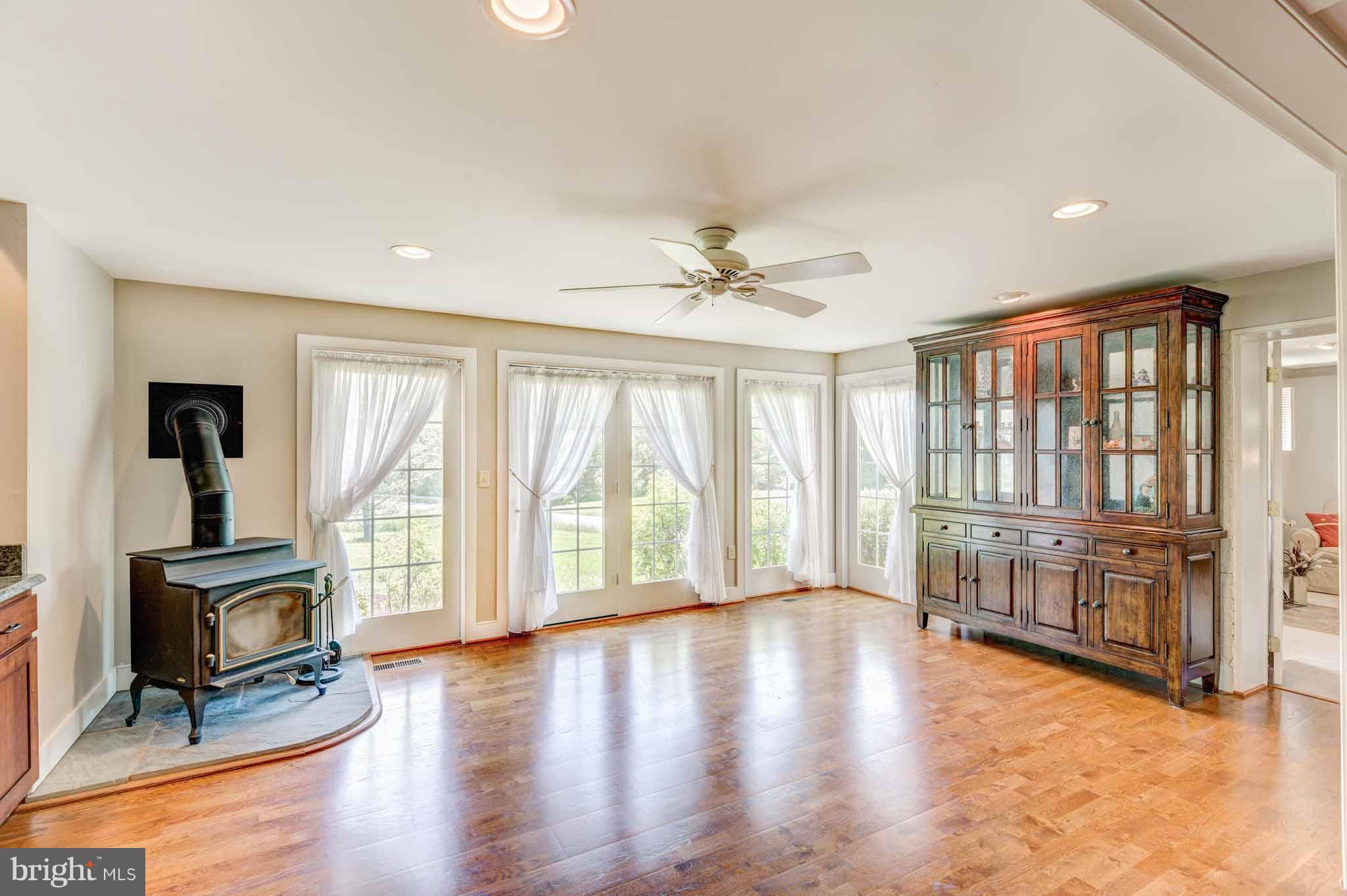 4575 Harney Road Taneytown, MD 21787 - Photo 8 of 30 Dining Room