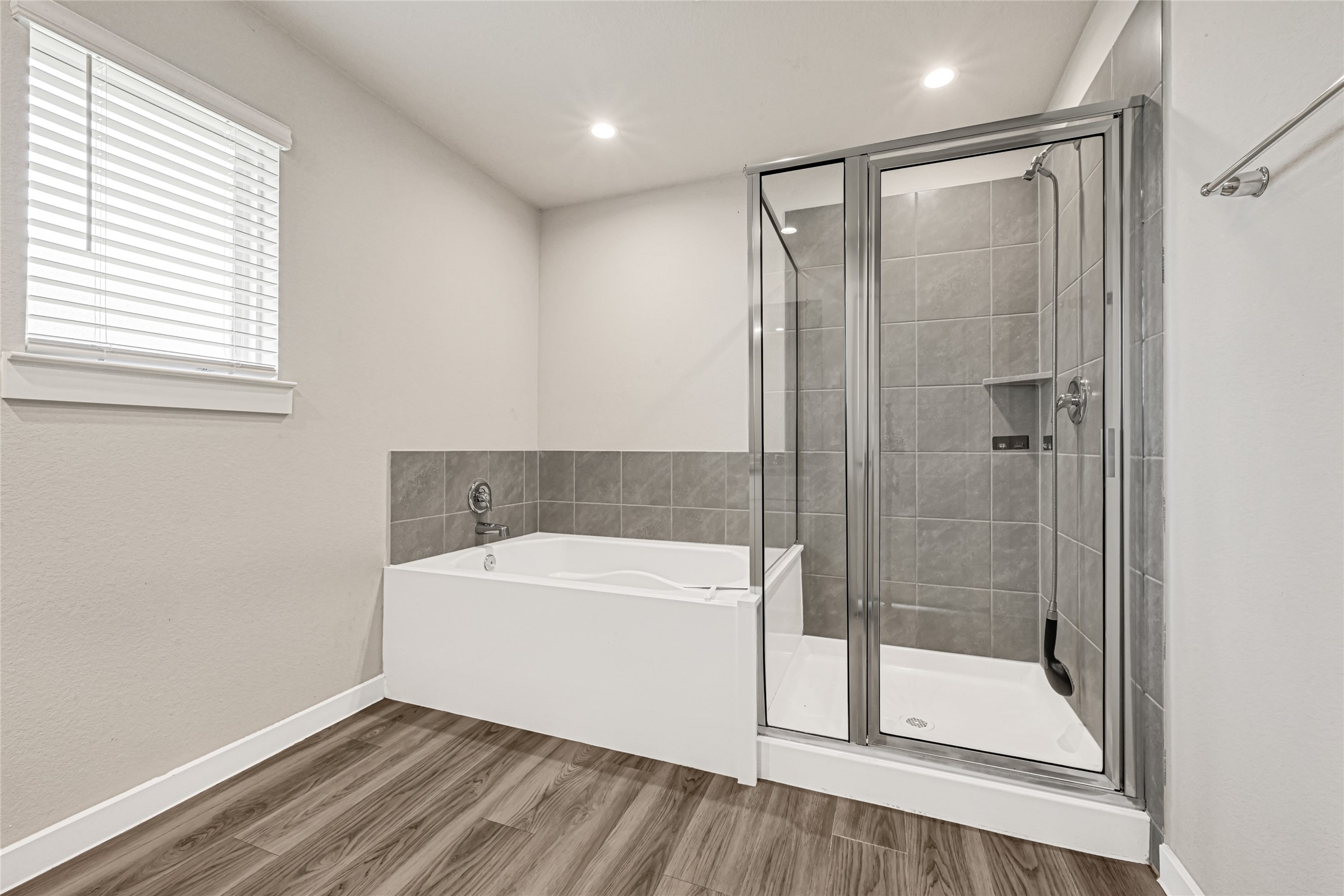 230 Alder Loop Anahuac, TX 77514 - Photo 14 of 21 Gallery Image 14