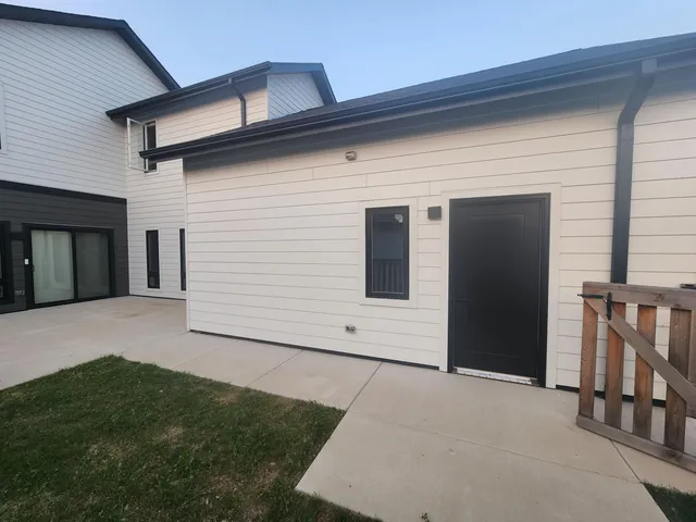 $3,990 | 4216 East Cypress Place, Oak Creek, WI 53154