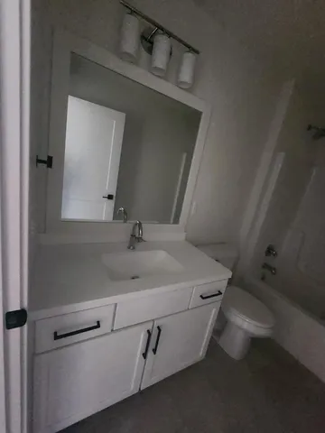 $3,990 | 4216 East Cypress Place, Oak Creek, WI 53154