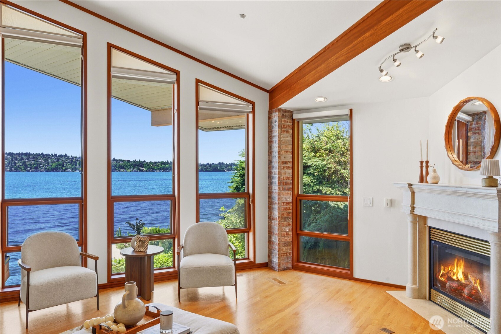 8279 West Mercer Way Mercer Island, WA 98040 - Photo 9 of 40