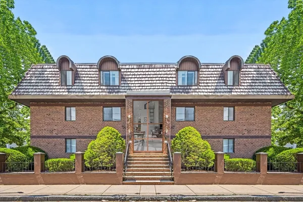 $469,000 | 84 Grant Street, Unit 7, Somerville, MA 02145