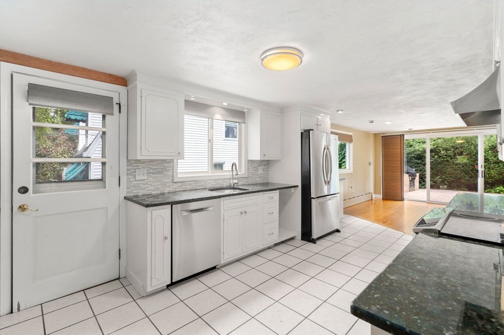 37 Chandler Road Malden, MA 02148 - Photo 3 of 42 Gallery Image 3