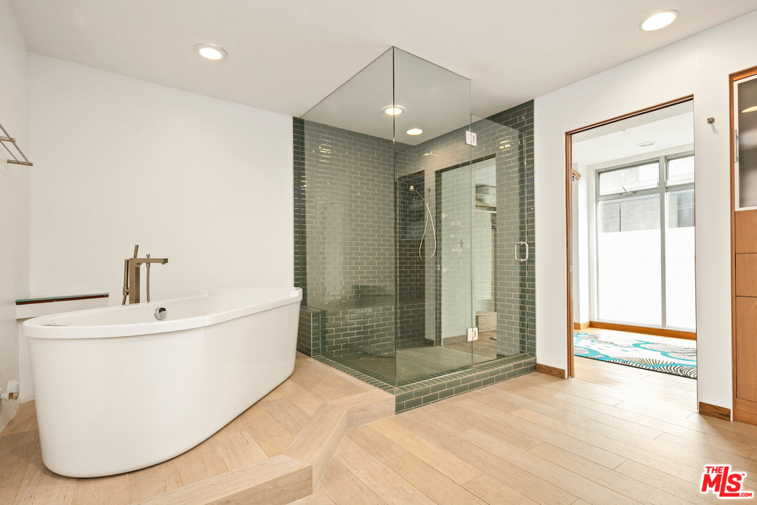 512 Brooks Avenue, Unit 4 Venice, CA 90291 - Photo 17 of 25