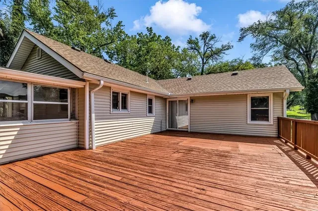 $220,000 | 5330 Northwest Waukomis Drive, Kansas City, MO 64151